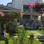 Sari Gelin Alacati