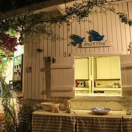 Sari Gelin Szálloda 2*