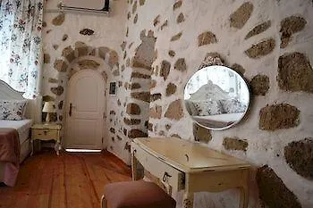Sari Gelin Alacati